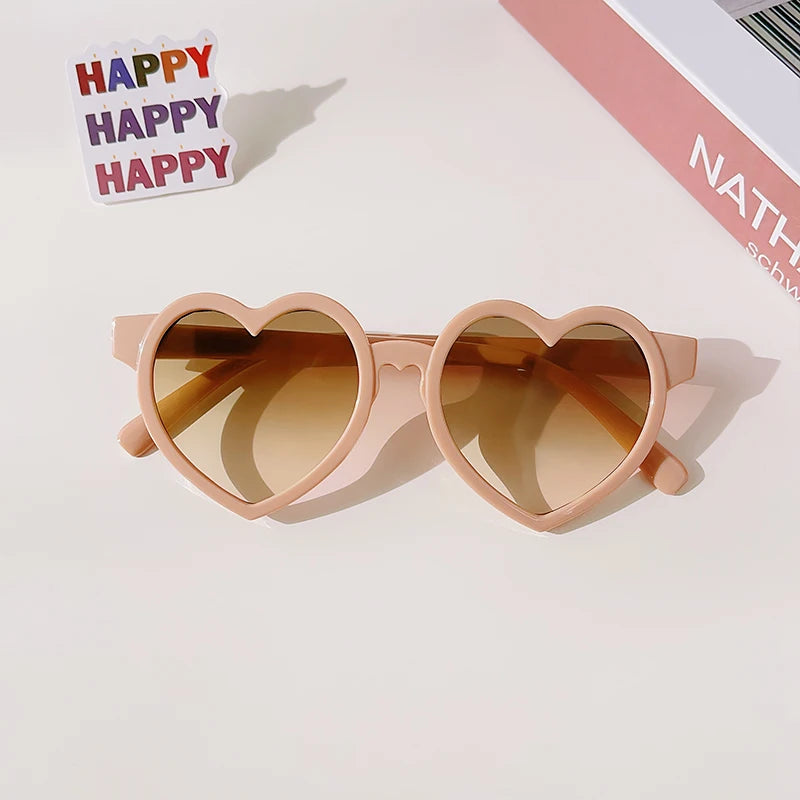 Lunette colorée avec un design en forme de coeur pour enfant