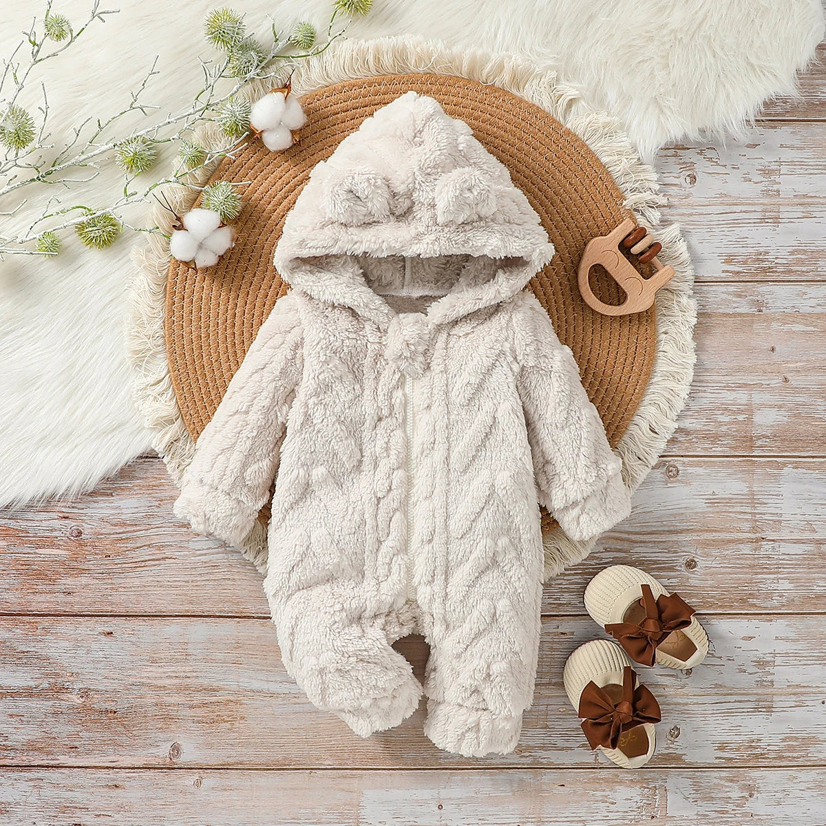 Combinaison en peluche à capuche pour nouveau-né