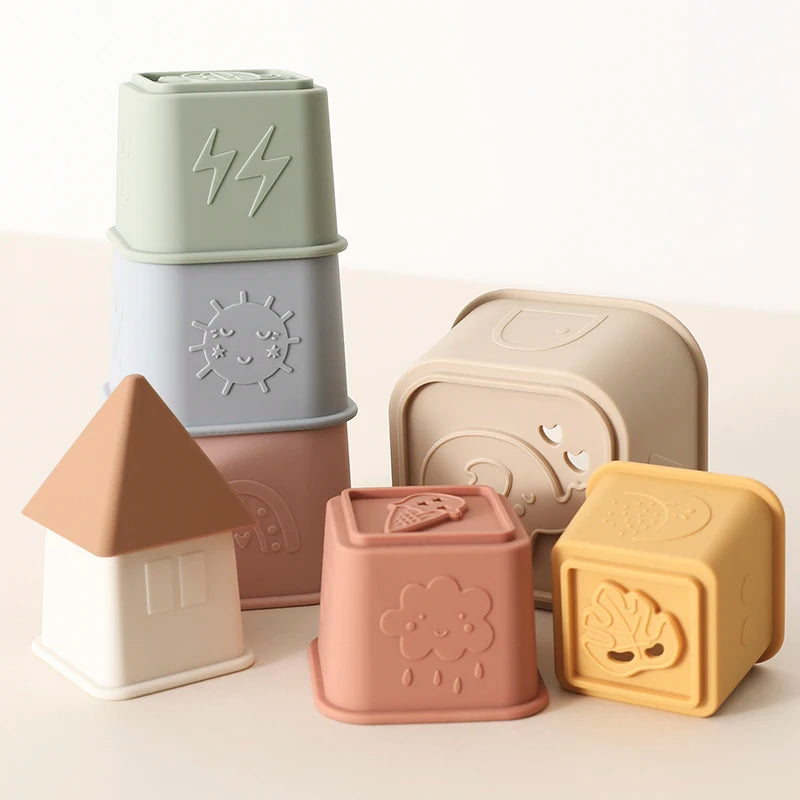Collection de tasses empilables en silicone pour bébés