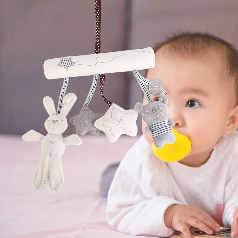 Cloche de lit suspendue pour bébé avec ourson et lapin