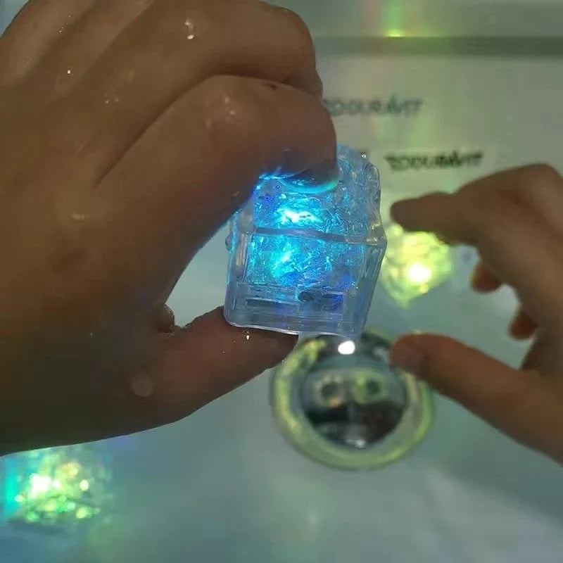 Lot de 6 ou 12 pièces de jouets de bain cubes lumineux