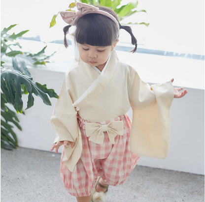 Kimono rétro beige et rose pour bébé avec haut à manches courtes