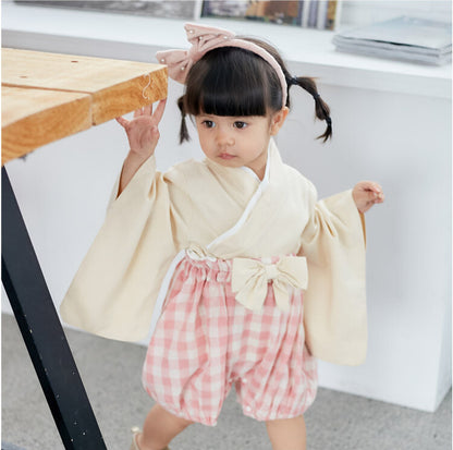 Kimono rétro beige et rose pour bébé avec haut à manches courtes