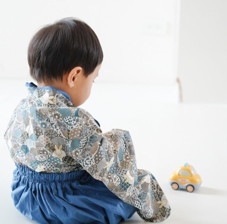 Kimono rétro bleu et gris pour bébé avec haut à manches courtes