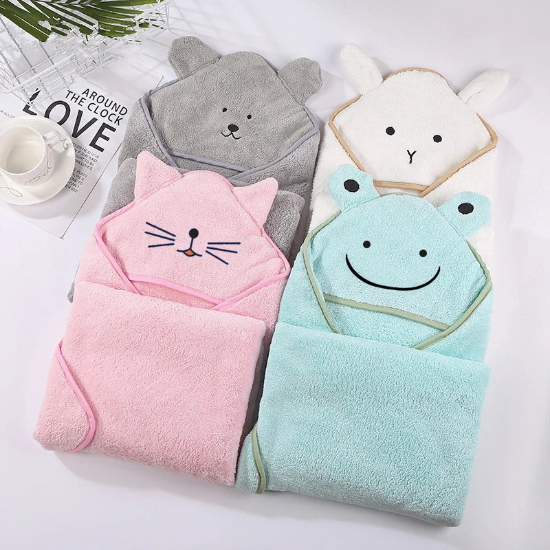 Serviette de bain avec jolis motifs de dessins animés pour bébé