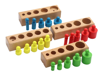 Jeux éducatifs montessori avec cylindres