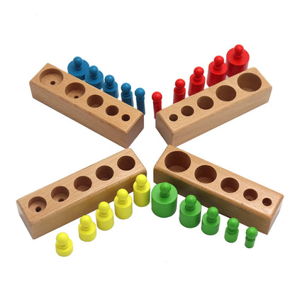 Jeux éducatifs montessori avec cylindres