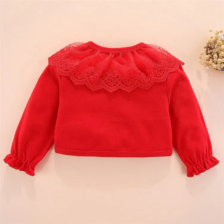 Manteau en dentelle pour bébé