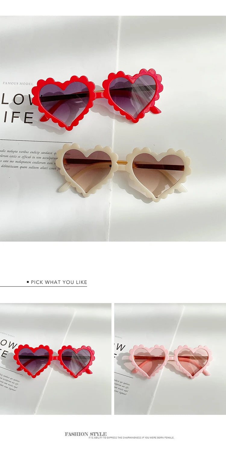 Lunette colorée avec un design en forme de coeur pour enfant