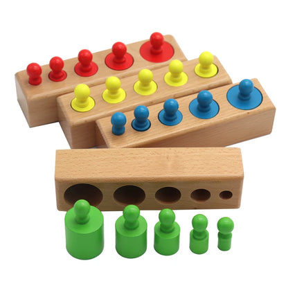 Jeux éducatifs montessori avec cylindres