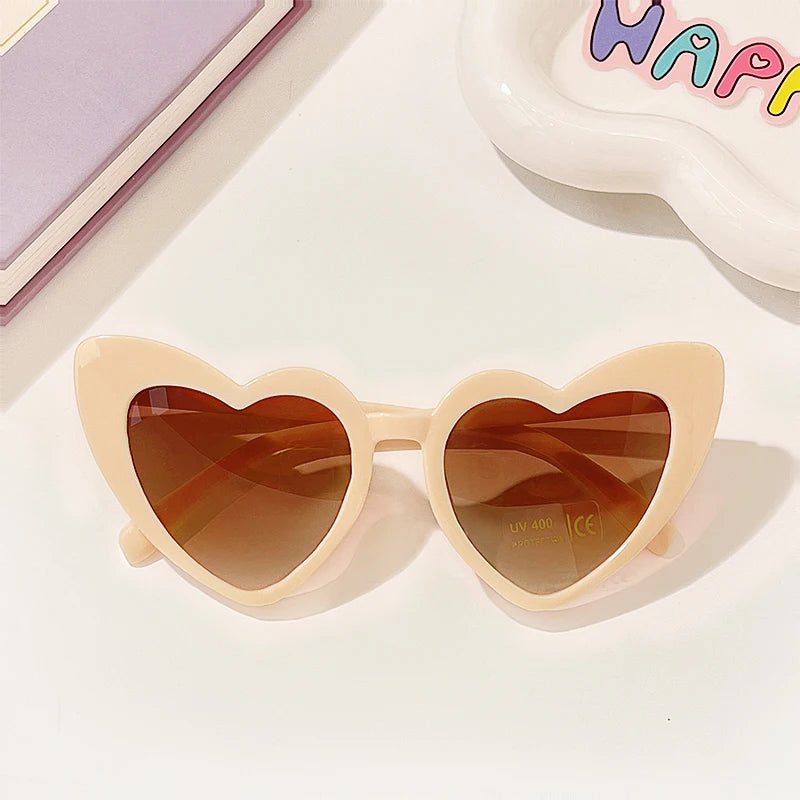Lunette colorée avec un design en forme de coeur pour enfant