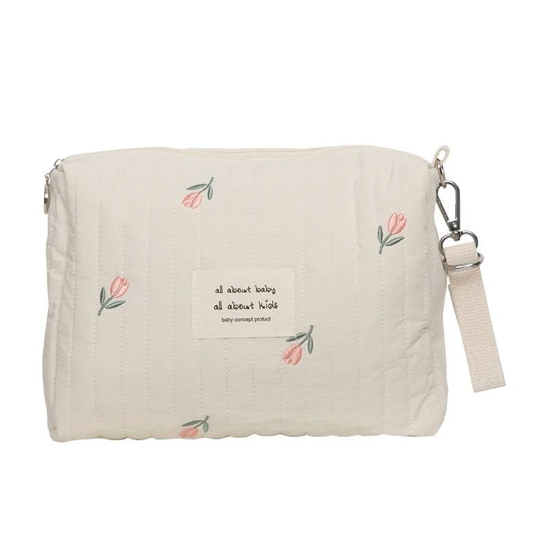 Sac à langer brodé et matelassé petit modèle pour bébé
