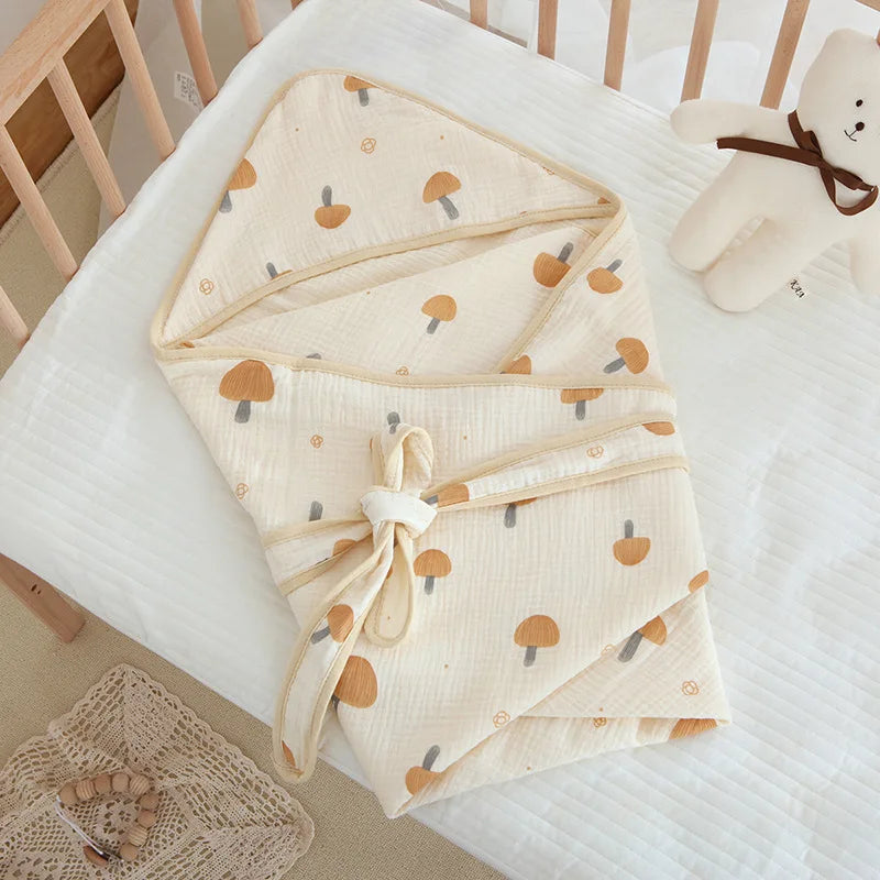 Cape de bain pour bébé beige avec cœurs