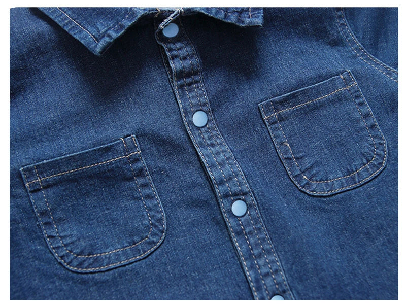 Barboteuse en denim doux pour bébés