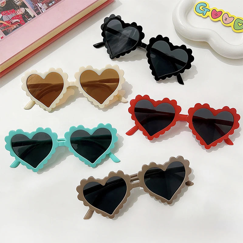 Lunette colorée avec un design en forme de coeur pour enfant