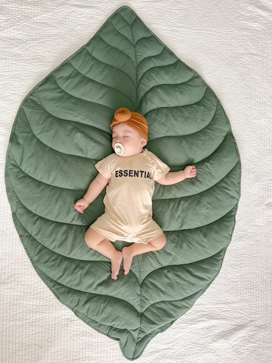 Tapis de sol en forme de feuille colorée pour bébé