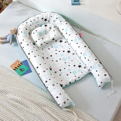 Couffin réducteur de lit avec étoiles pour bébé