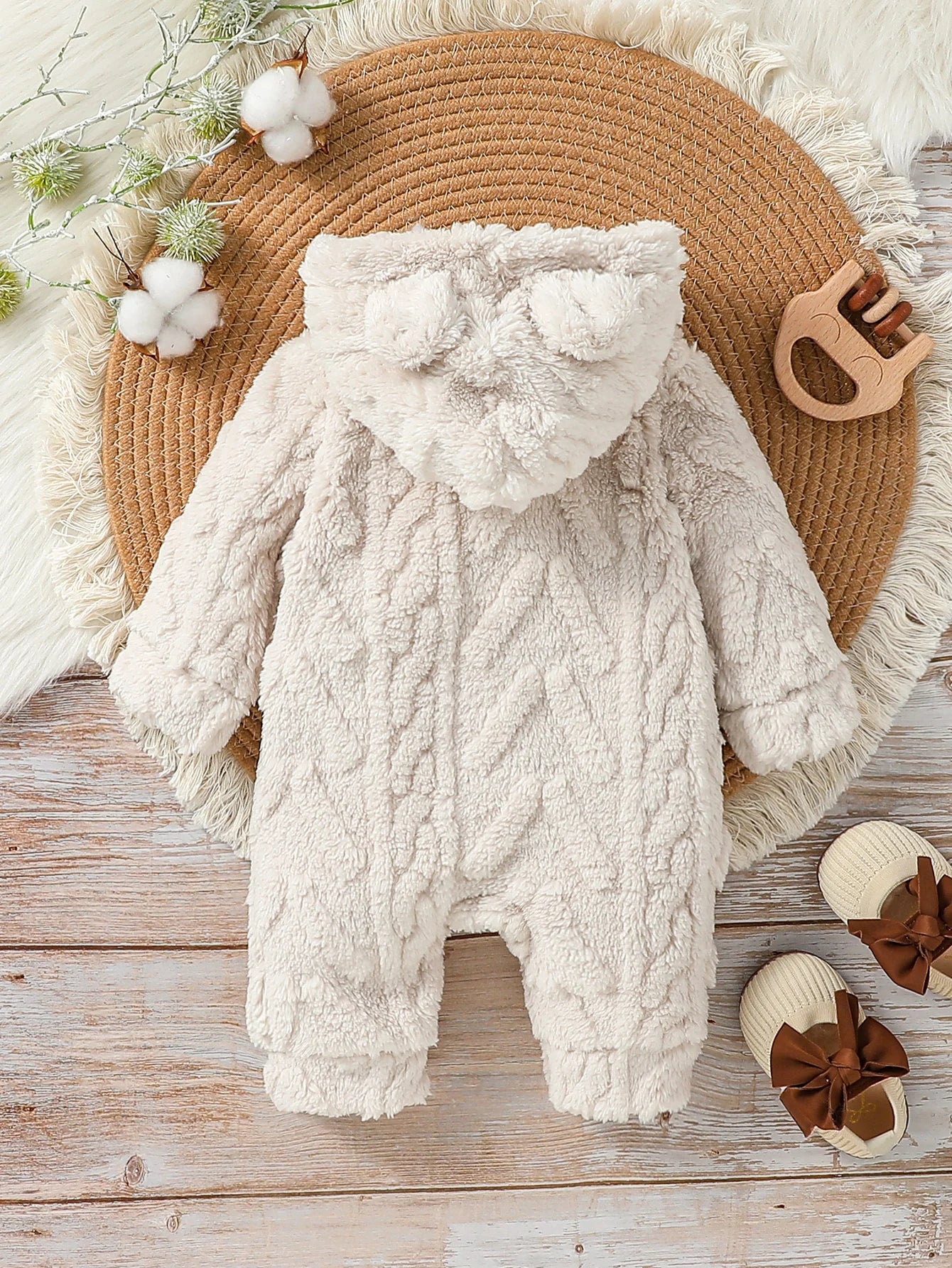 Combinaison en peluche à capuche pour nouveau-né