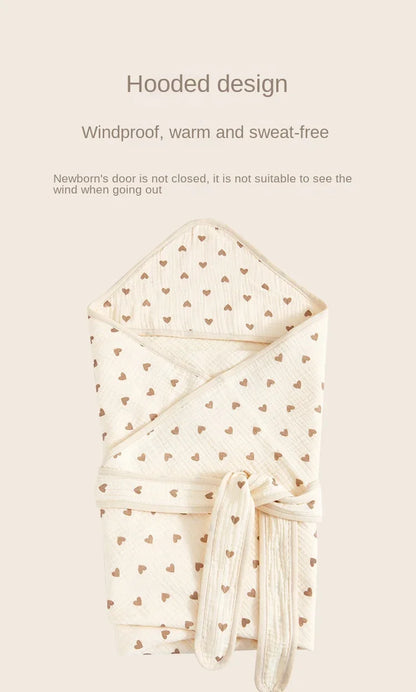Cape de bain pour bébé beige avec cœurs
