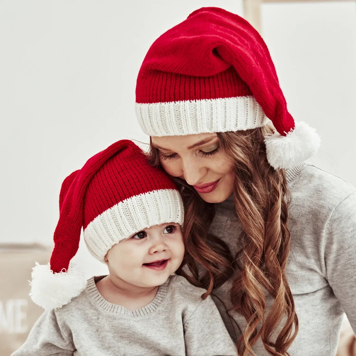 Joli Bonnet de Noël à pompon unisexe pour maman et bébé