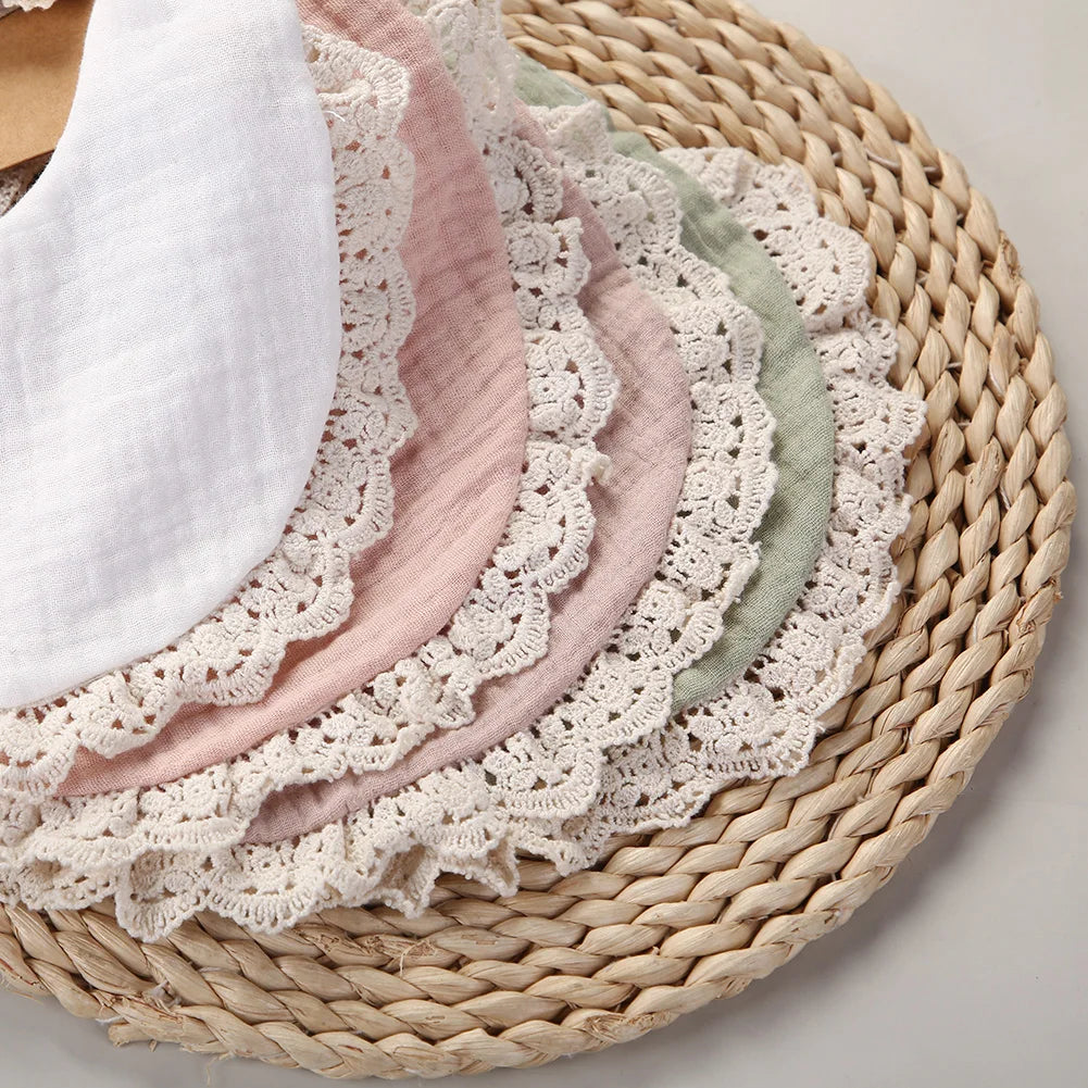 Bavoir mignon en coton pur