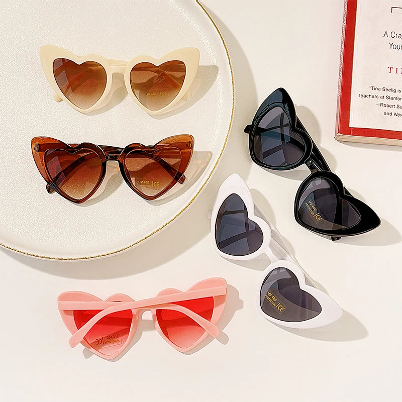 Lunette colorée avec un design en forme de coeur pour enfant
