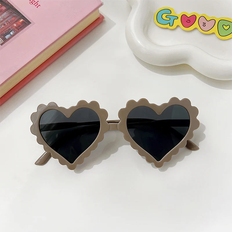 Lunette colorée avec un design en forme de coeur pour enfant