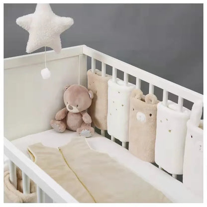 Tour de lit en peluche ourson pour bébé