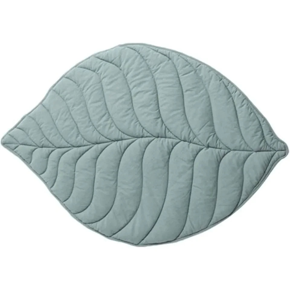 Tapis de sol en forme de feuille colorée pour bébé