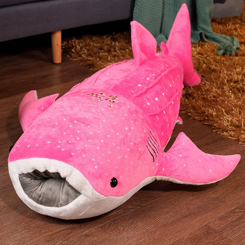 Requin en peluche de grande taille