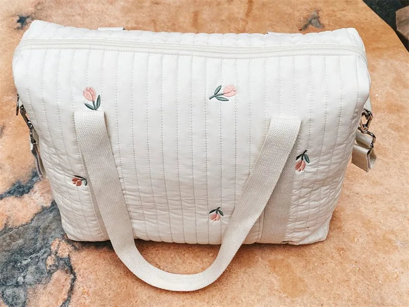 Sac à langer brodé et matelassé grand modèle pour bébé