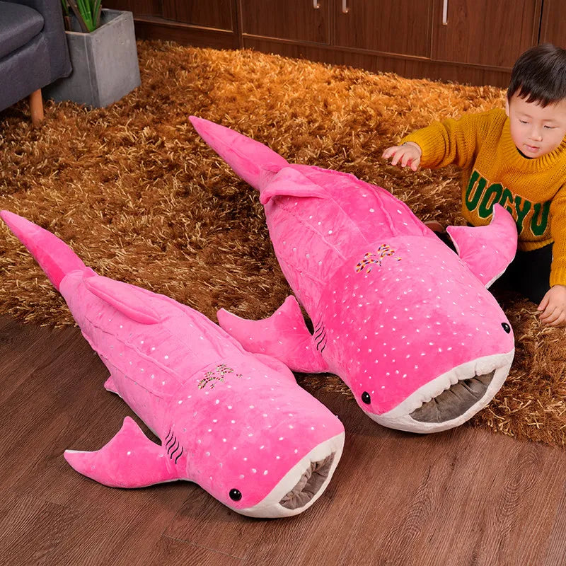 Requin en peluche de grande taille
