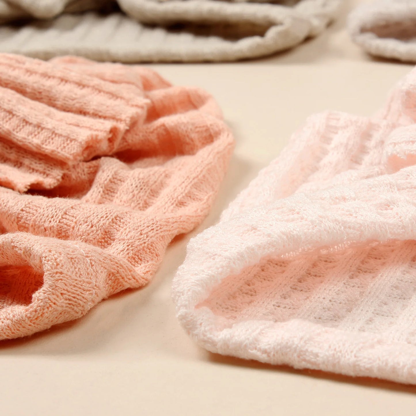 Turban en tricot avec noeud pour bébé