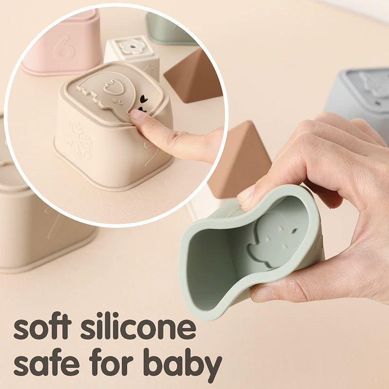 Collection de tasses empilables en silicone pour bébés