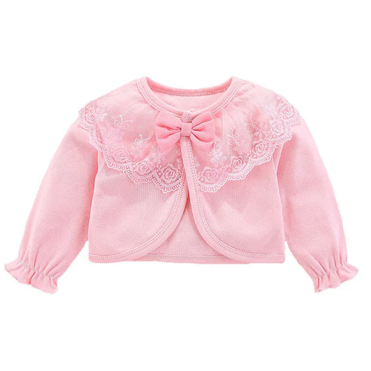 Manteau en dentelle pour bébé
