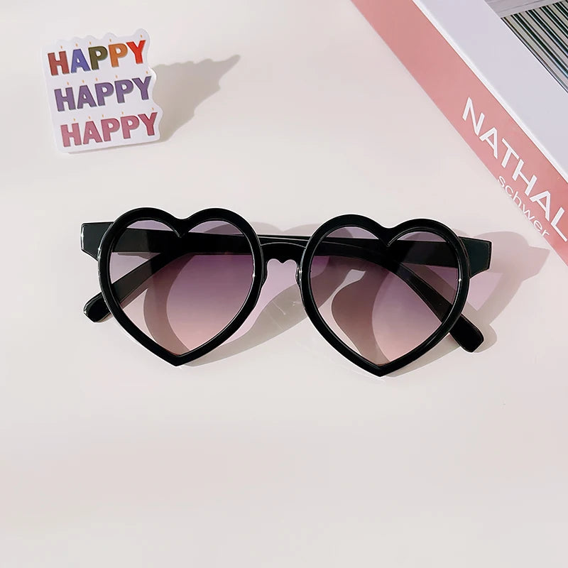 Lunette colorée avec un design en forme de coeur pour enfant