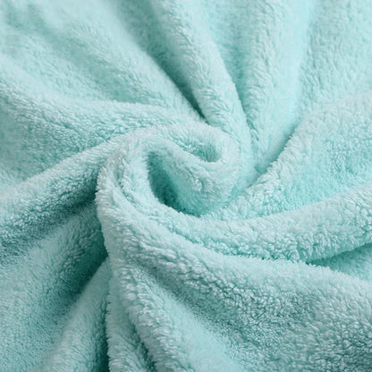 Serviette de bain avec jolis motifs de dessins animés pour bébé