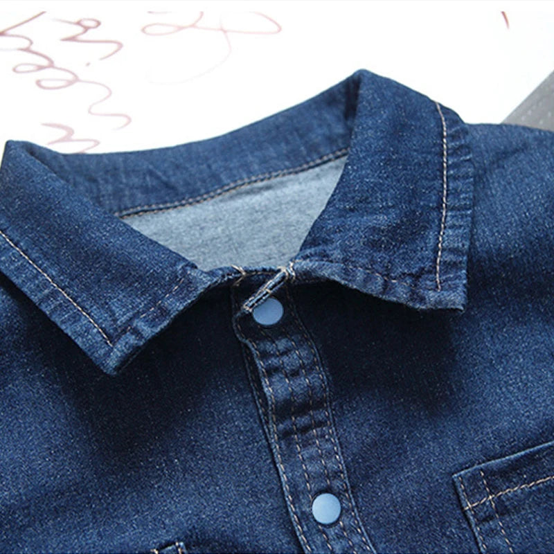 Barboteuse en denim doux pour bébés