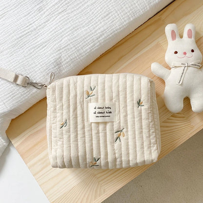 Sac à langer brodé et matelassé petit modèle pour bébé