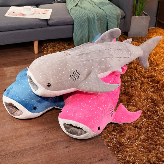 Requin en peluche de grande taille