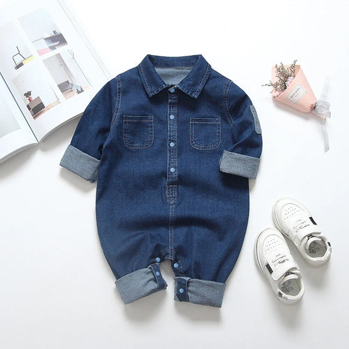 Barboteuse en denim doux pour bébés