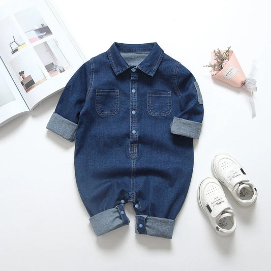 Barboteuse en denim doux pour bébés