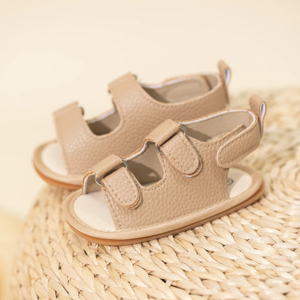 Sandales plates d’été à scratch pour bébé garçon et fille
