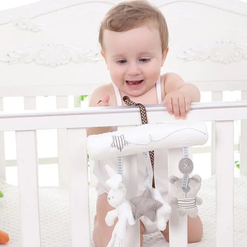 Cloche de lit suspendue pour bébé avec ourson et lapin