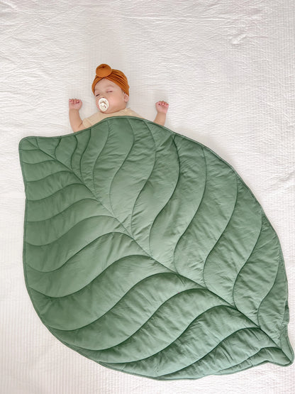 Tapis de sol en forme de feuille colorée pour bébé