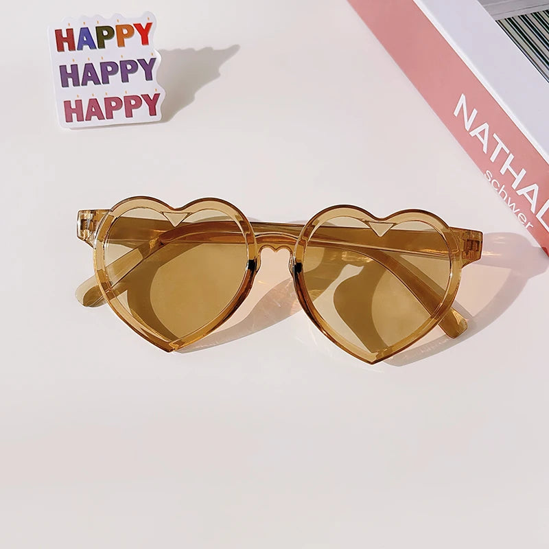 Lunette colorée avec un design en forme de coeur pour enfant
