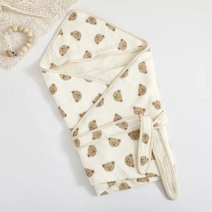 Cape de bain pour bébé beige avec cœurs