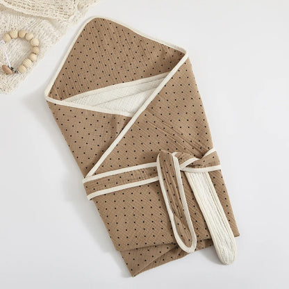 Cape de bain pour bébé beige avec cœurs