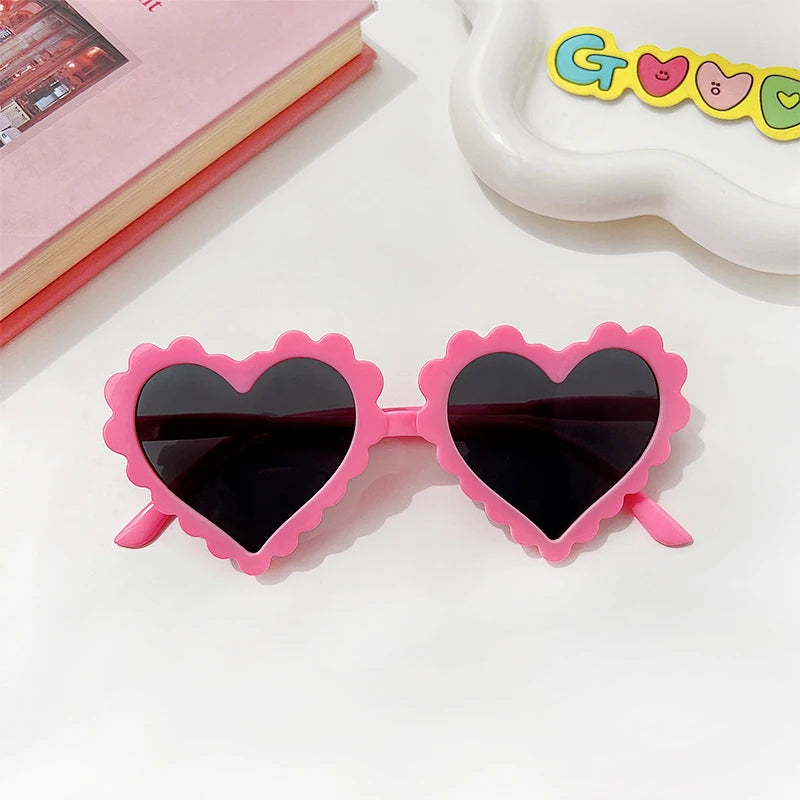 Lunette colorée avec un design en forme de coeur pour enfant