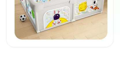 Parc de jeux pour bébé avec décor planètes